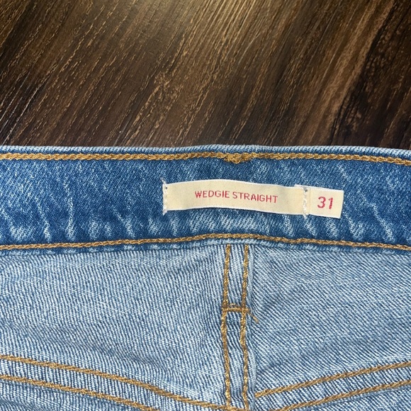 Levi’s Wedgie Straight Jeans - Picture 4 of 7